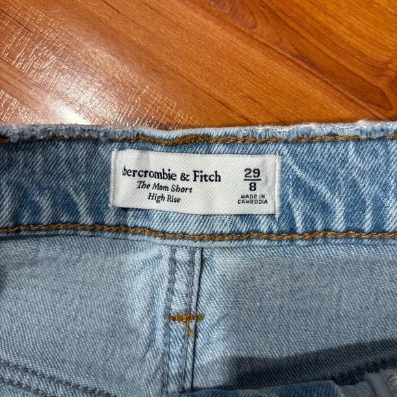 Abercrombie Denim Short size 8 - Picture 3 of 3